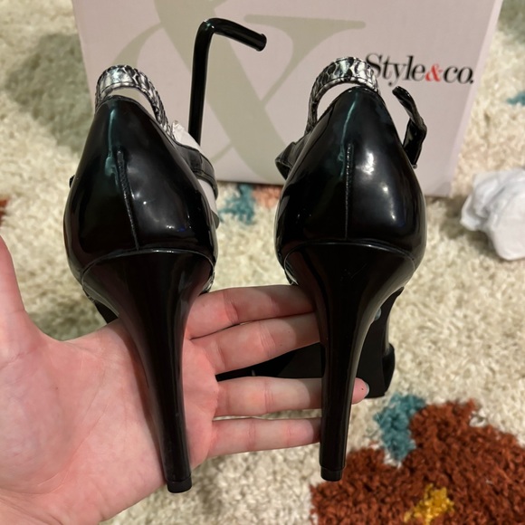 NWT Style & Co. Gweneth Black Snakeskin Faux Suede Heel Closed Toe 3.5” Heel - Picture 5 of 5